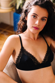 Pearl black triangle bra with lace